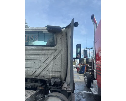 INTERNATIONAL LT625 Cab