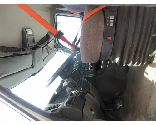 INTERNATIONAL LT625 Cab