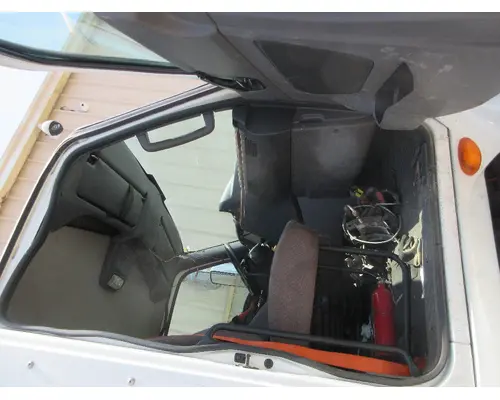 INTERNATIONAL LT625 Cab