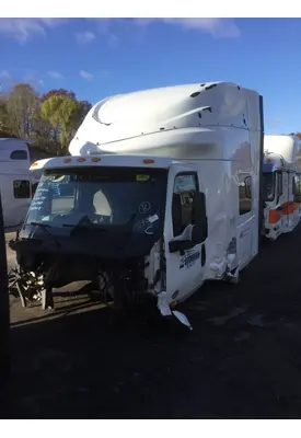 INTERNATIONAL LT625 Cab