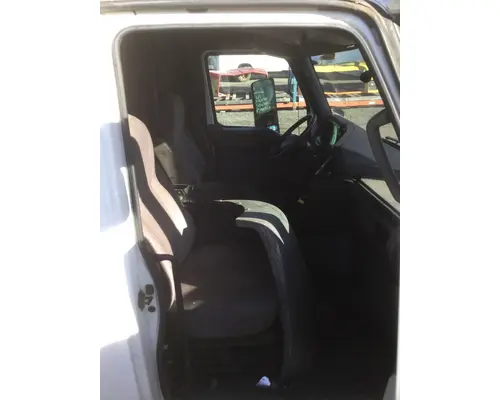 INTERNATIONAL LT625 Cab