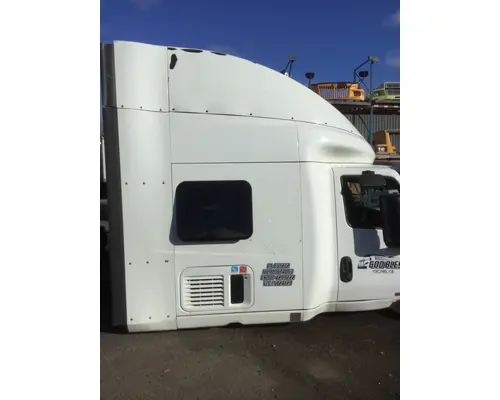 INTERNATIONAL LT625 Cab