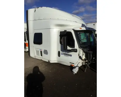 INTERNATIONAL LT625 Cab