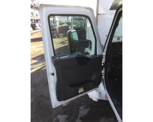 INTERNATIONAL LT625 Cab