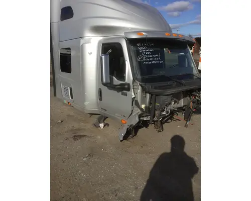 INTERNATIONAL LT625 Cab