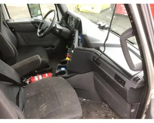 INTERNATIONAL LT625 Cab