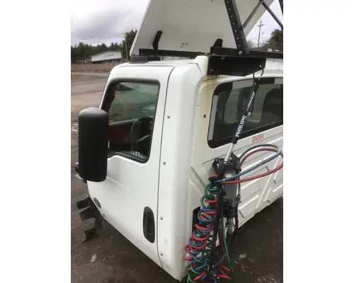 INTERNATIONAL LT625 Cab