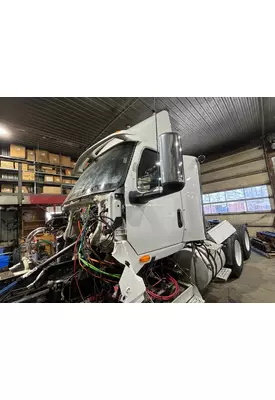 INTERNATIONAL LT625 Cab