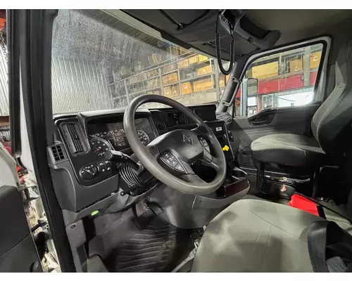 INTERNATIONAL LT625 Cab