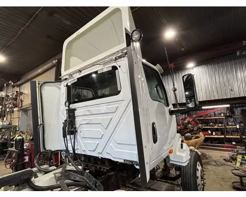 INTERNATIONAL LT625 Cab