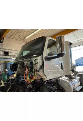 INTERNATIONAL LT625 Cab