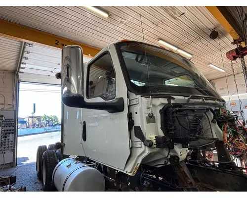 INTERNATIONAL LT625 Cab