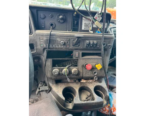 INTERNATIONAL LT625 Cab
