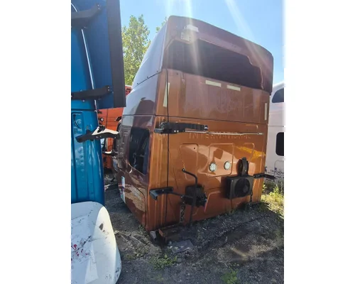 INTERNATIONAL LT625 Cab