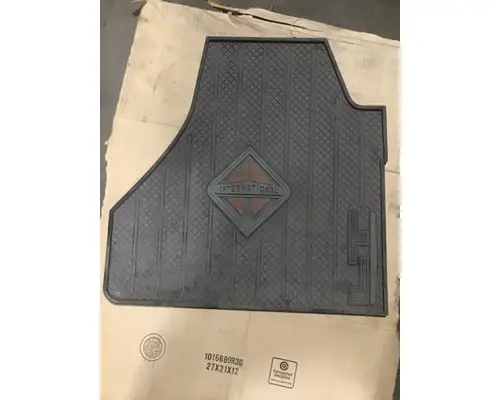 INTERNATIONAL LT625 Carpet