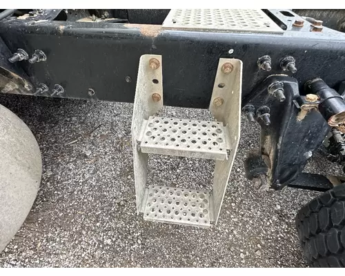 INTERNATIONAL LT625 CatwalkDeckplate