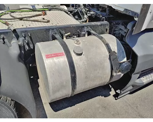 INTERNATIONAL LT625 Complete Vehicle