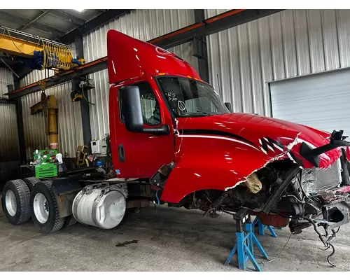INTERNATIONAL LT625 Complete Vehicle