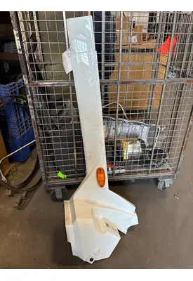 INTERNATIONAL LT625 Cowl