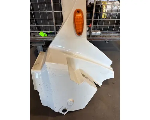 INTERNATIONAL LT625 Cowl