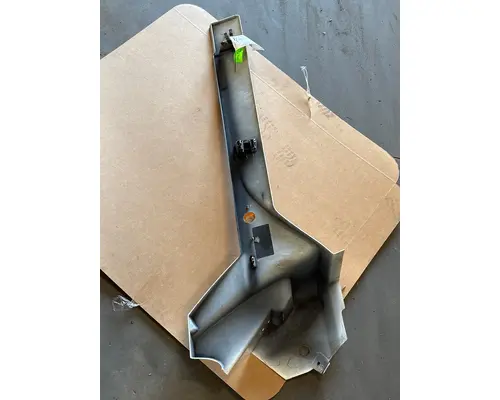 INTERNATIONAL LT625 Cowl