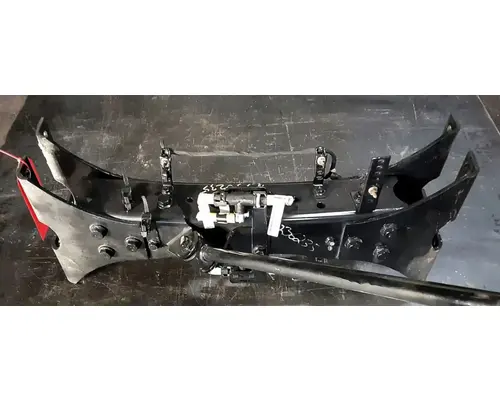 INTERNATIONAL LT625 Crossmember