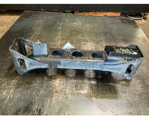 INTERNATIONAL LT625 Crossmember