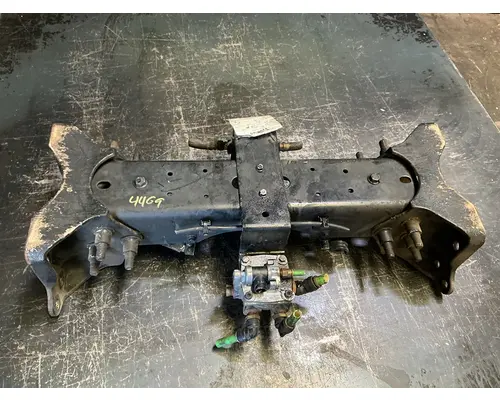 INTERNATIONAL LT625 Crossmember