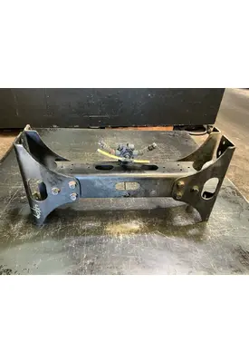 INTERNATIONAL LT625 Crossmember