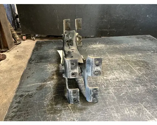 INTERNATIONAL LT625 Crossmember
