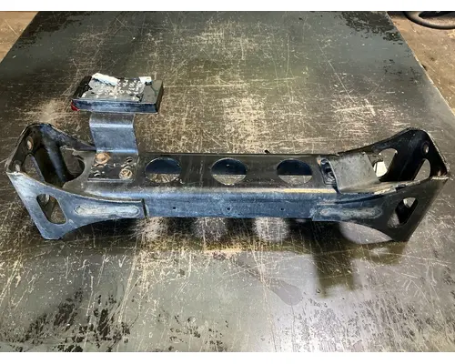 INTERNATIONAL LT625 Crossmember