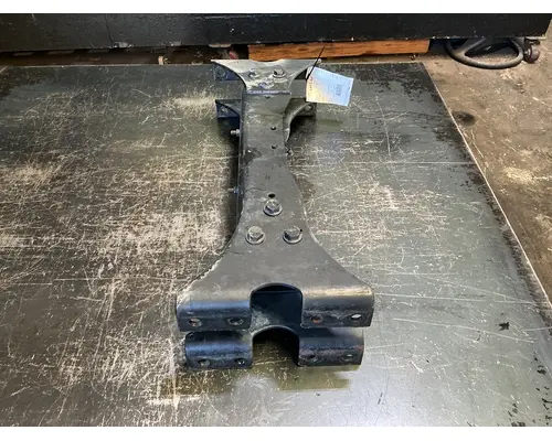 INTERNATIONAL LT625 Crossmember
