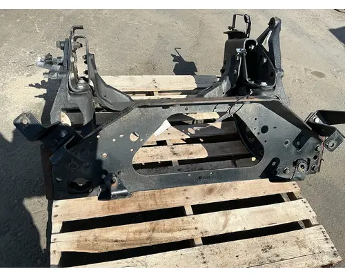INTERNATIONAL LT625 Crossmember