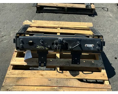INTERNATIONAL LT625 Crossmember