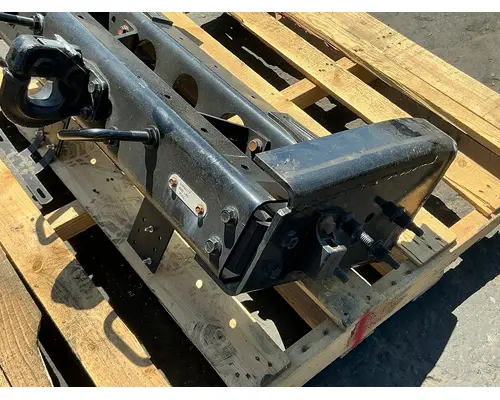 INTERNATIONAL LT625 Crossmember