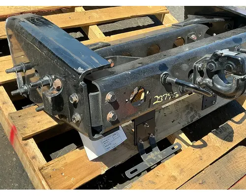 INTERNATIONAL LT625 Crossmember