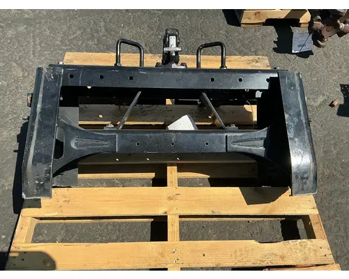 INTERNATIONAL LT625 Crossmember