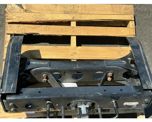 INTERNATIONAL LT625 Crossmember