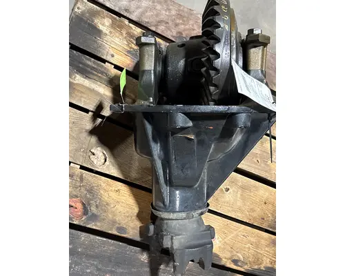 INTERNATIONAL LT625 Cutoff Assembly (Complete With Axles)