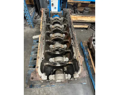 INTERNATIONAL LT625 Cylinder Block