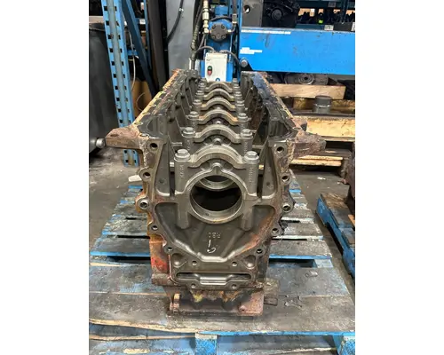 INTERNATIONAL LT625 Cylinder Block