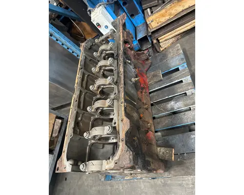 INTERNATIONAL LT625 Cylinder Block