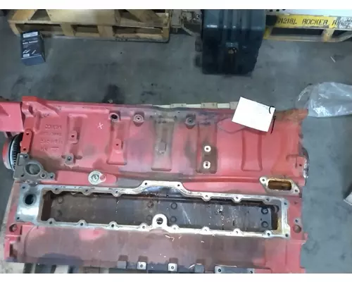 INTERNATIONAL LT625 Cylinder Block