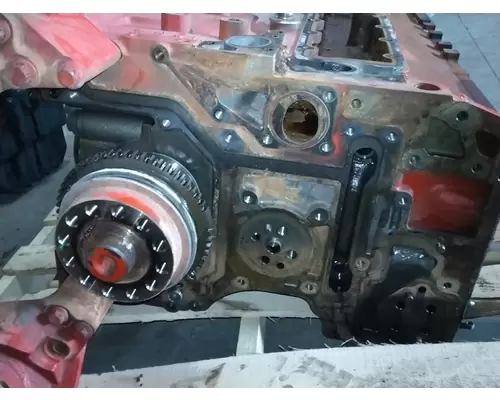 INTERNATIONAL LT625 Cylinder Block