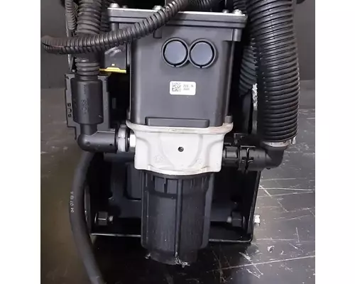INTERNATIONAL LT625 DEF Pump