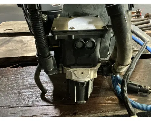 INTERNATIONAL LT625 DEF Pump