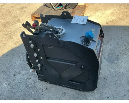 INTERNATIONAL LT625 DEF Tank