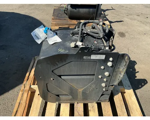 INTERNATIONAL LT625 DEF Tank