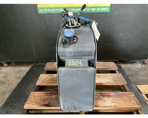 INTERNATIONAL LT625 DEF Tank