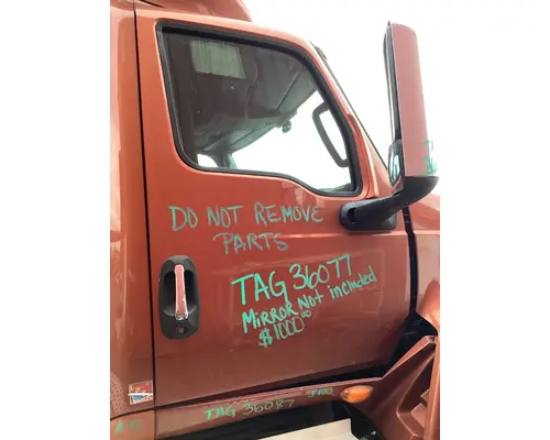 INTERNATIONAL LT625 DOOR-FRONT